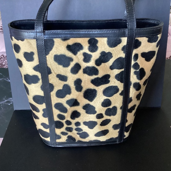 $25 Maxx New York Faux Fur Animal Print Tote Bag. - Picture 2 of 12
